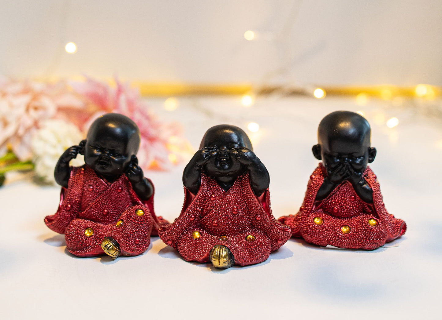 3 Wise Buddhas - red